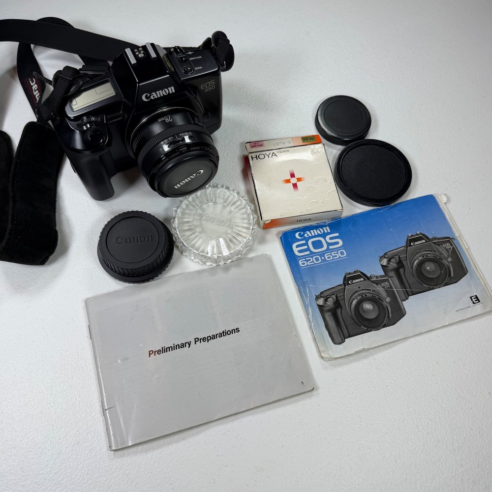 Canon EOS 650 35mm SLR Camera EF 28mm f2.8 Lens Black Excellent Vintage Kit